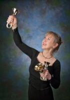 Handglockensolistin Christine D. Anderson